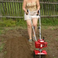 Best Tillers for a Woman